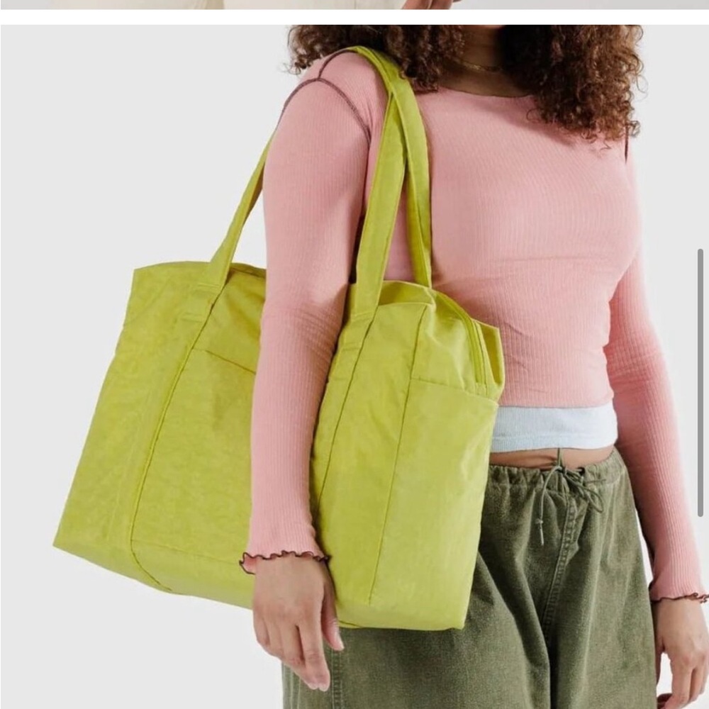 Pre Owned Baggu Cloud Carry-on - Lemongrass